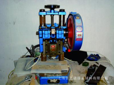 皮标冲床